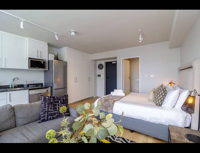 0.5 BEDROOM APARTMENT FOR SALE IN CAPE TOWN CITY CENTRE